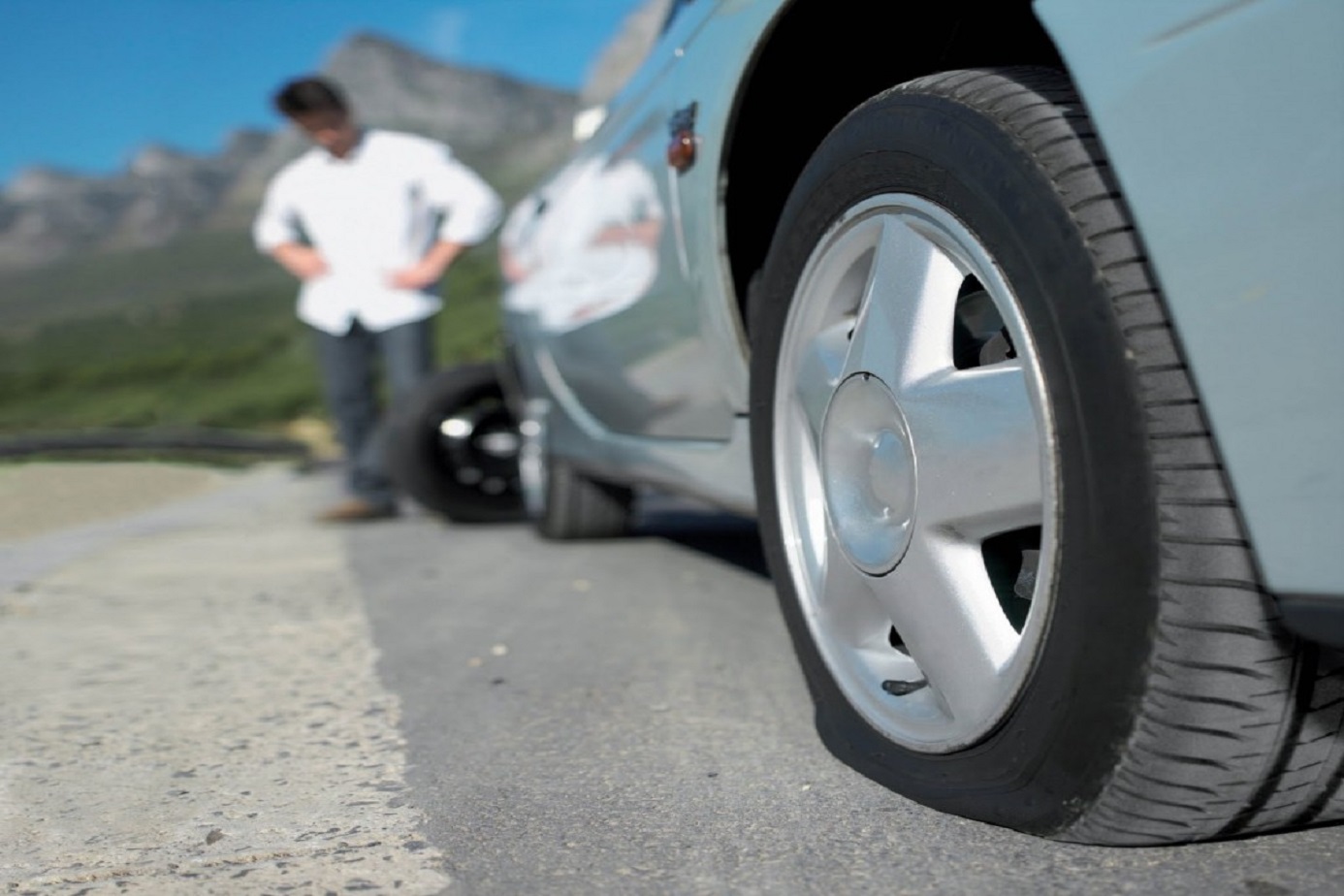 Yolda Lastik Patlayınca Mutlaka Yapın